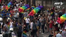 [Actualité] Gay Pride : des milliers de personnes à la marche des fiertés à Paris