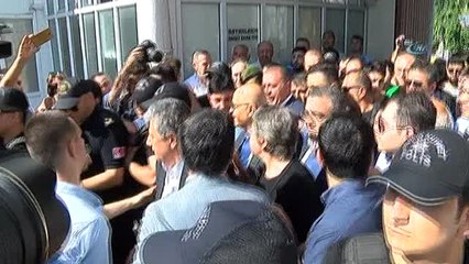 Enis Berberoğlu Kayınpederinin Cenazesine Katıldı