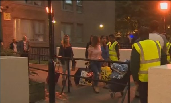 Pemerintah Inggris Evakuasi Penghuni Apartemen di Camden