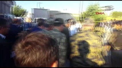 Genelkurmay Başkanı Hulusi Akar, Siirt'in Tillo Ilçesinde Bayram Namazını Kıldı