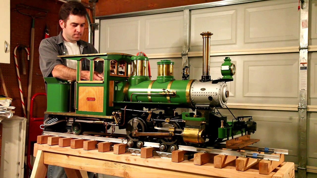 Allen Models Chloe runnning on air Pt. II - completed engine