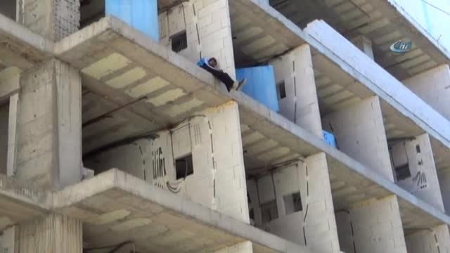 İntihara Teşebbüs Eden Şahsı Polis Kurtardı