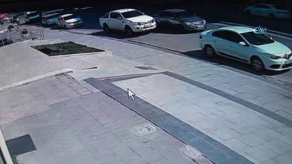 Kartal'da Yaşanan Silahlı Banka Soygunu Kamerada