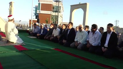 Bakan Tüfenkci, Bayram Namazını Yeşilyurt Ilçesinde Kıldı