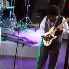 Best Funny Singer Salaping A Cute Girl Very Funny