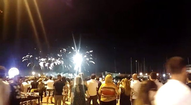 Trani: lo spettacolo dei fuochi pirotecnici in slow-motion