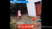 Funny Chinese videos - Prank chinese 20dfgr17 can't stop laugh