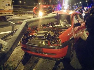 Terhis Olan 2 Asteğmen Korkunç Kazada Yaşamını Yitirdi! Bariyer Arabadan İçeri Girdi
