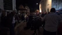 Kudüs)- 300 Bin Filistinli Mescid-i Aksa'da Kadir Gecesi'ni İhya Etti