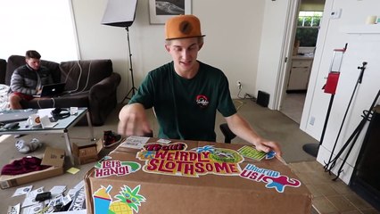 TRICKS ON A PENNY BOARD! (Garrett Ginner VS. Shaun Rodriguez S.K.A.T.E.)