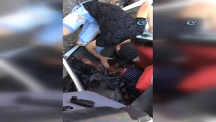 Takla Atan Otomobilde Can Pazarı: 1'i Ağır, 3 Yaralı