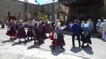 Vieux métiers à Vaux-Chavanne : danses