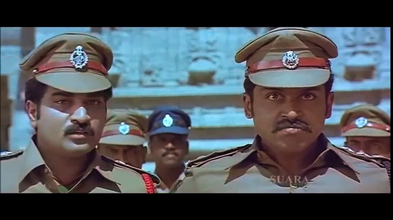 Tamanna Siruthai seducing karthi