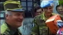 Pogledajte kako su holandski vojnici slavili dok su vojnici RS ubijali Bošnjake