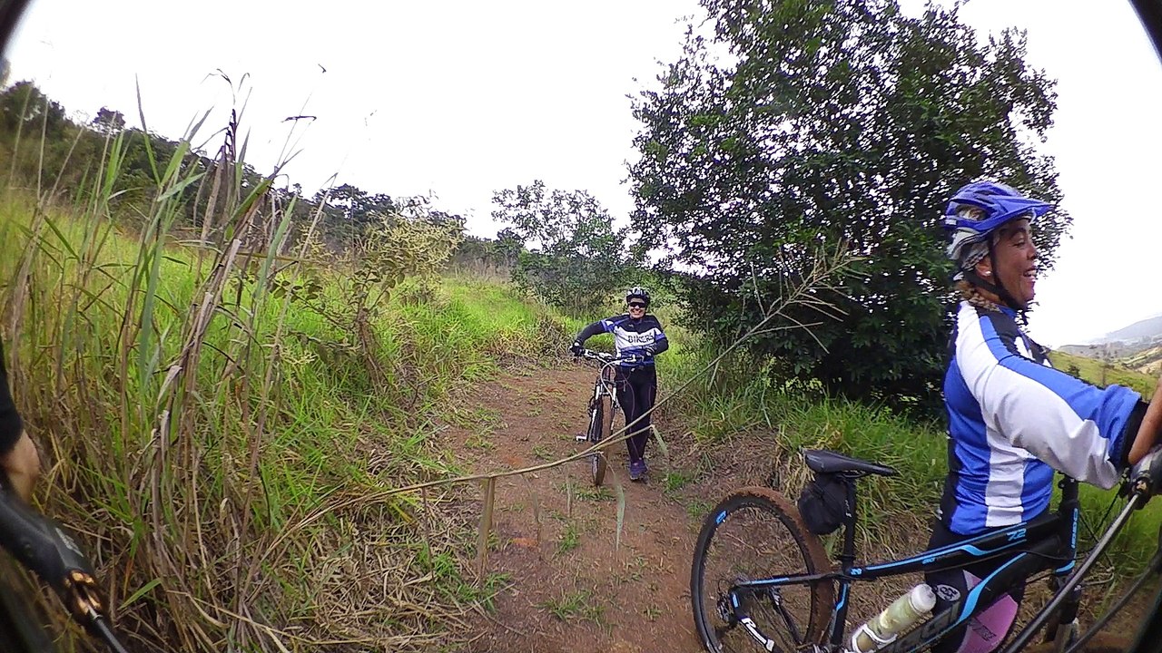Shimano, CM1000, filmagens, trilhas, XCO, Parque vale do Itaim, Taubaté,  ângulo de 180 graus, nas descidas single track, rock garden, escada de madeira