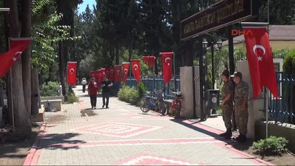 Adana Şehit Annesi Mezar Başında Ağıt Yaktı