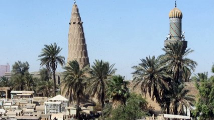 عراقيون يحيون ذكرى موتاهم في أول أيام عيد الفطر