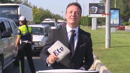 Manisa Farkındalık Için Akan Trafiğin Ortasında 'Ana Haberi' Sundu