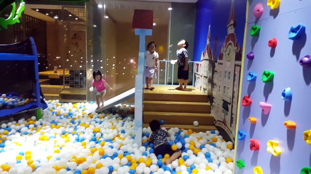 Khu vui chơi trong nhà hàng - một tiện ích tuyệt với không thể thiếu