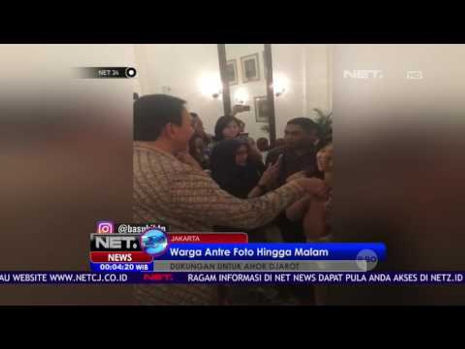 Antrean Berfoto dengen Gubernur Ahok Mengular di Balai Kota DKI - NET24