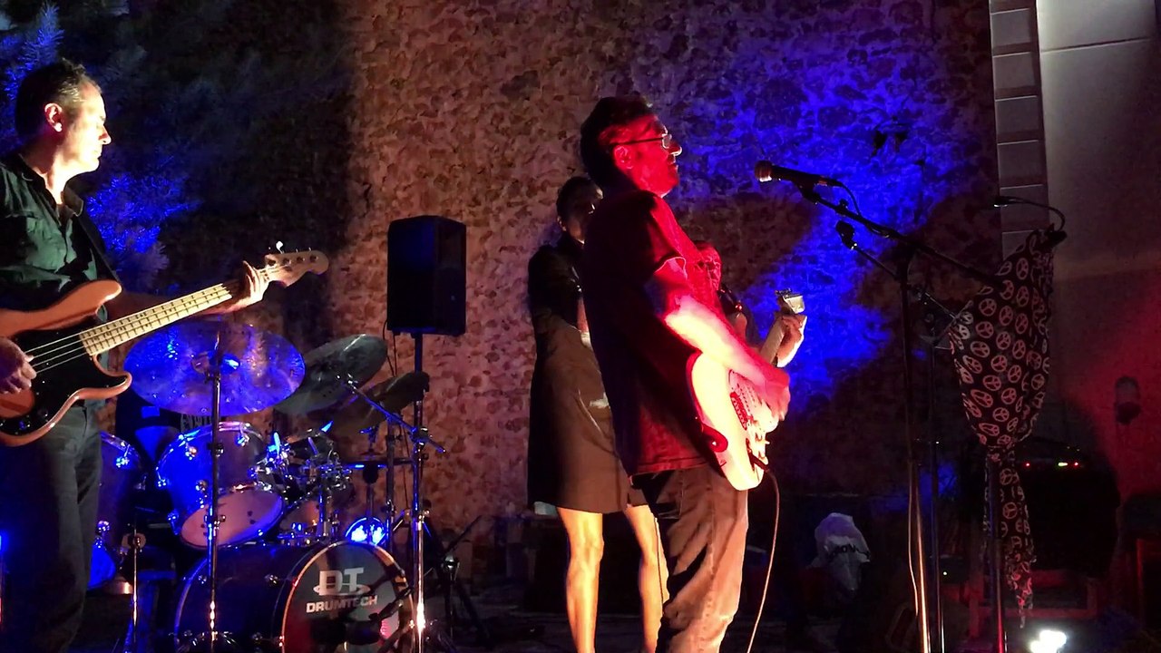 U2 Angel of Harlem cover French chelsea