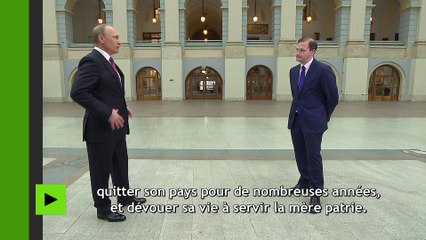 Descargar video: Vladimir Poutine lève le voile sur son passé d'espion «illégal» au service de l'URSS