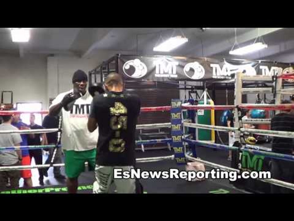 boxing star ashley theophane working mitts at Mayweather boxing gym EsNews Boxing