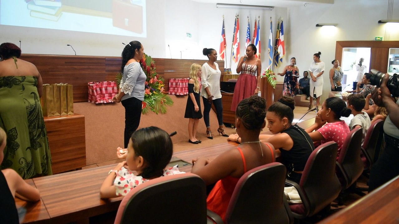 Remise de prix à Delmar Lise de l'école Edgard Galliot