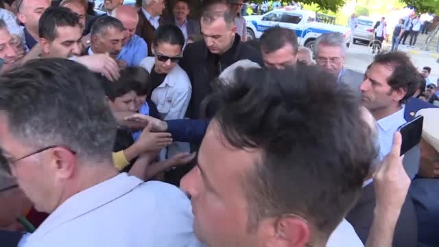 Başbakan Yıldırım: Fetö'cülerin, Bölücülerin Ayakta Alkışladığı Yürüyüşlerde Bu Milletin Işi Olmaz