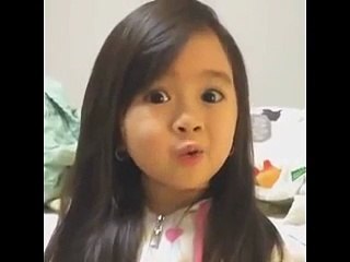 La fille la plus marrante que j'ai vu ! A vous de juger