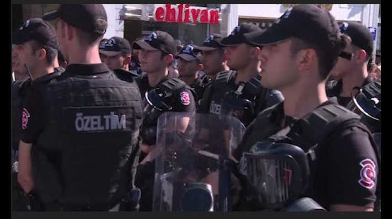 En Turquie, la police empêche aux manifestants de participer à la Gay Pride