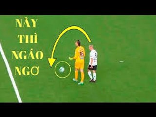 When the players Pirates ball in the goalkeeper