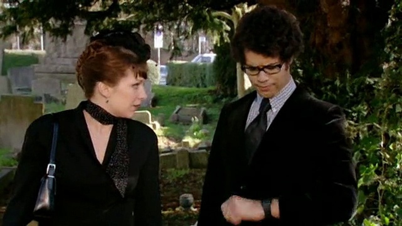The IT Crowd - S2 - E02-Return of the Golden Child