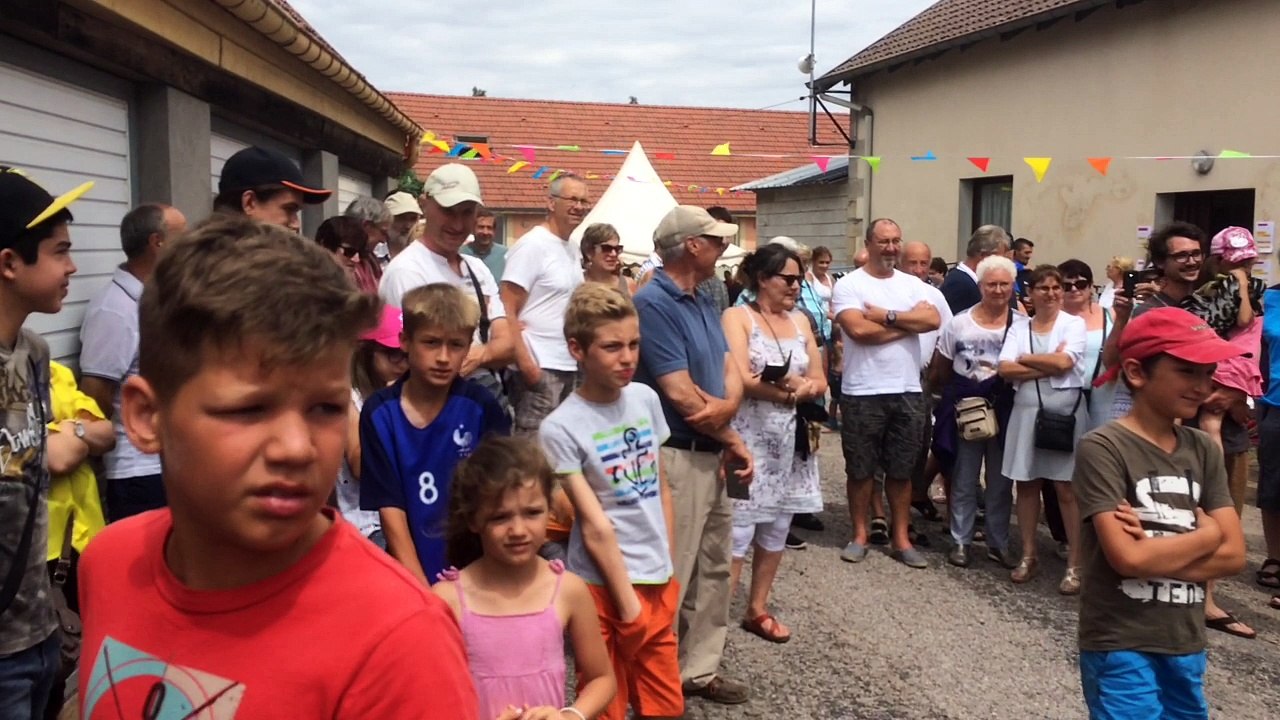 Concours du cri de cochon à Ruaux