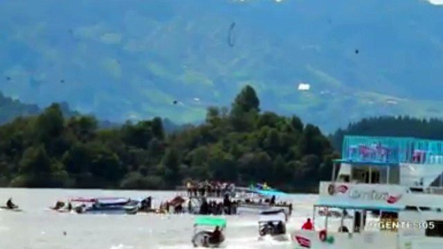 Tourist boat sinks in Colombia leaving at least nine dead