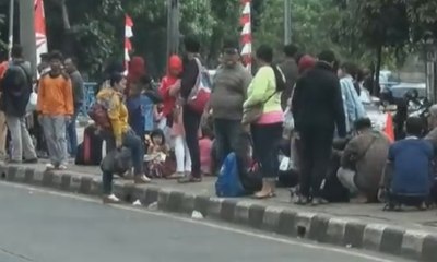 Bus Terjebak Macet, Calon Penumpang Telantar di Terminal