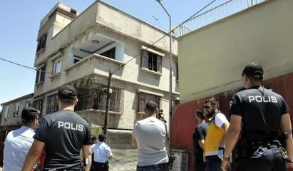 Eşi, annesi ve 3 çocuğunu evde rehin aldı