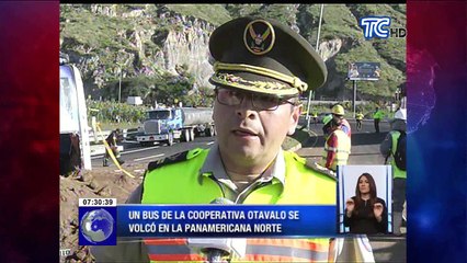 Volcamiento de bus de la cooperativa Otavalo en la panamericana norte deja varios heridos