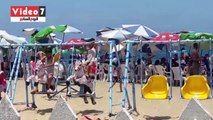 توافد آلاف المواطنين على الشواطئ فى ثانى أيام العيد هربا من ارتفاع درجات الحرارة