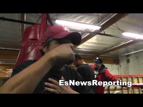 HOW DOES PAJARO TAKE PICS WITH PRETTY LADIES EsNews Boxing