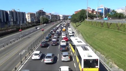 İstanbul Trafiğinde Bayram Ziyareti Yoğunluğu