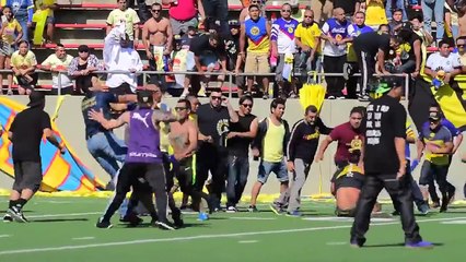 PELEA COMPLETA ENTRE BARRAS DEL AMERICA Y PUMAS EN JUEGO DE LEYENDAS