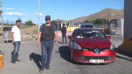 Polislerden Vatandaşlara Şeker Ikramı