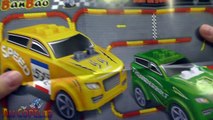 Video Niños para recoger raza de la historieta del coche de Lego