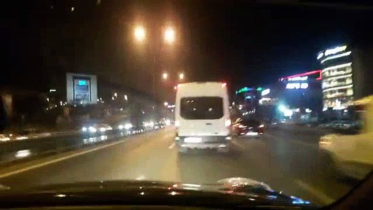 Makas Atarken Polise Denk Gelen Gençler