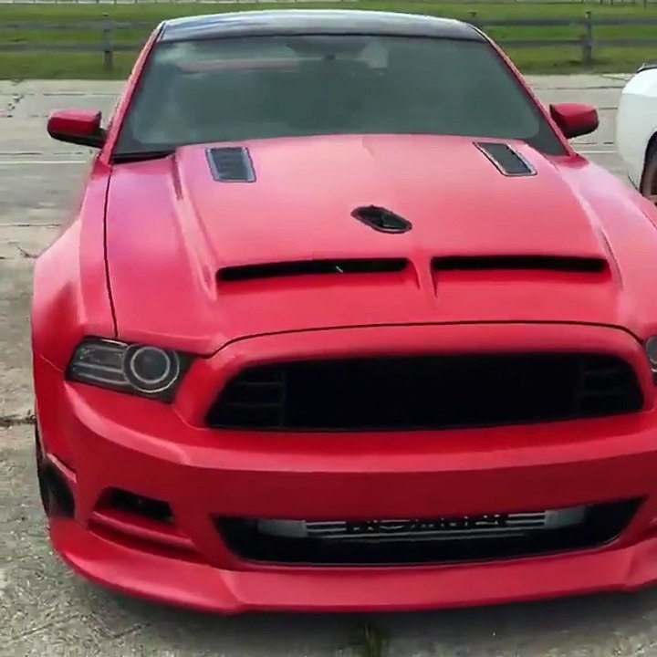 Dodge Viper vs Ford Mustang vs SRT Hellca