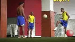 Joga Bonito  - Ronaldinho- robinho e roberto carlos