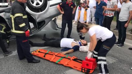 Kocaeli Iki Otomobile Çarptıktan Sonra Takla Attı: 2 Yaralı