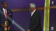 Bill Russell à Jabbar, Shaq, Robinson, Mutombo et Zo : 