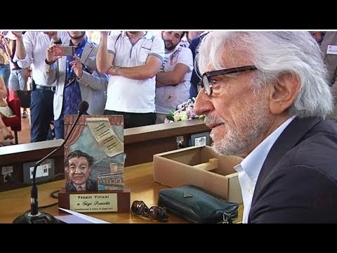 Castellammare (NA) - Gigi Proietti ritira il Premio Viviani (26.06.17)